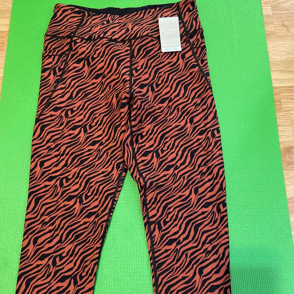 Victoria's Secret Performance Leggings